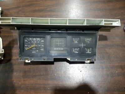 Cuadro de instrumentos Ford Truck F150 F250 F350 1980-1986 usado. E0TF-10C956 Foto 1 de 4