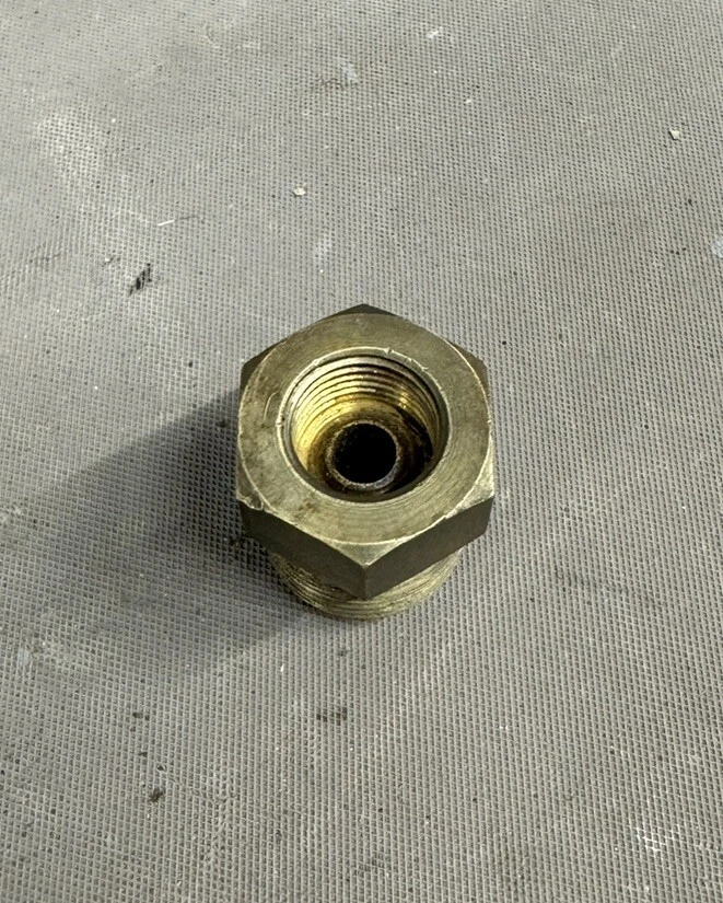 1956-1980 Ford Mustang Galaxie Fairlane 289 390 427 428 Carburetor Line Fitting - Image 1 of 4