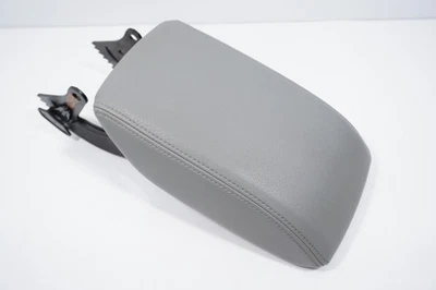 15-18 AUDI Q3 ЦЕНТРАЛЬНАЯ КОНСОЛЬ ПОДЛОКОТНИК СЕРЫЙ - Изображение 1 из 4