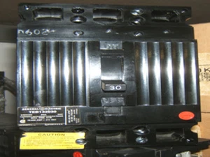 IS A GENERAL ELECTRIC TEB132030 30AMP 3POLIG 240V ÜBERHOLT EINSATZBEREIT  - Bild 1 von 1