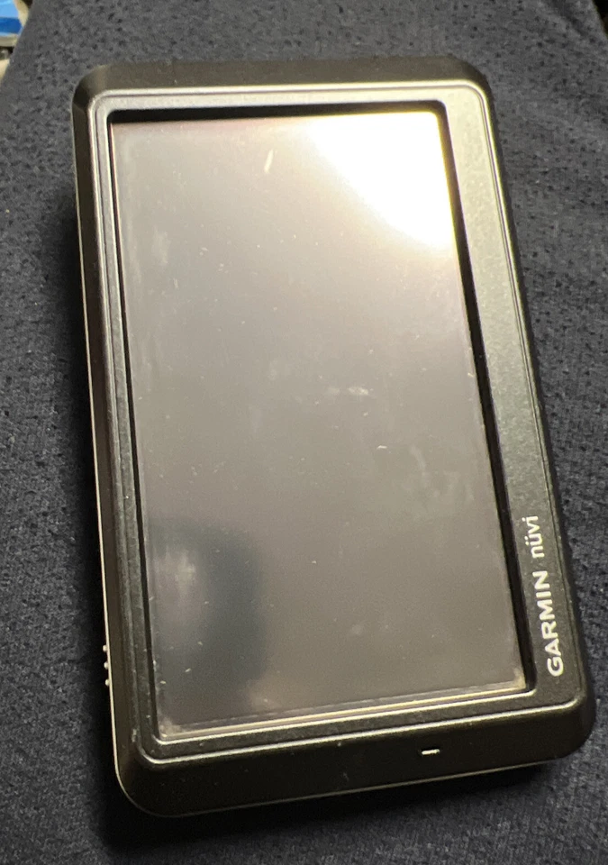 Garmin Nuvi 750 10R-023994 FCC ID IPH-01278 IC1792A-01278 GPS Navigation System - Image 1 of 4