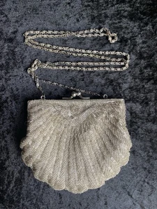 Borsa da sera vintage La Regale stile pizzico conchiglia di vongole - Foto 1 di 15