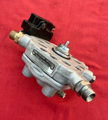 ✅Distribuidor de combustível BOSCH GENUÍNO para 1987-1993 190E 230GE 2.3L I4 #0438101026 - Imagem 1 de 4