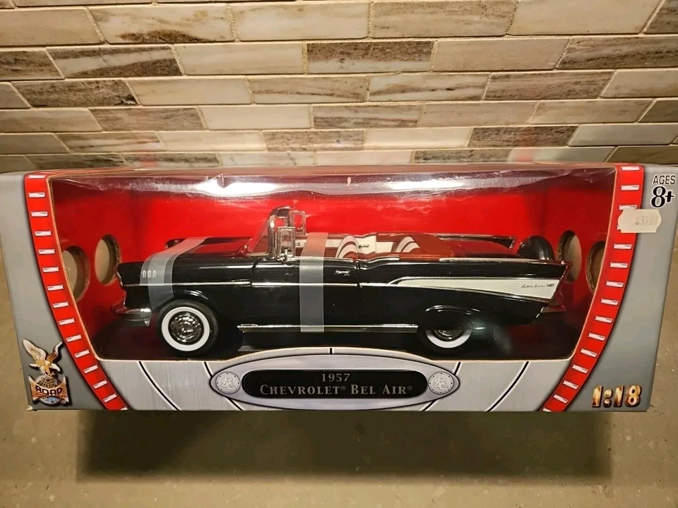 Yat Ming Road Tough 1957 Chevrolet Bel Air Convertible Red Diecast 1 18