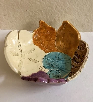 Arte Cerámica Hecho a Mano Decoración Costal Cuenco Forma Caracol de Mar Firmado Foto 1 de 4