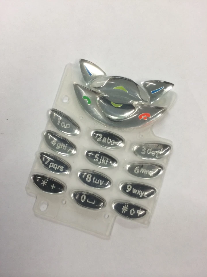 Nokia 8210 Keypad Replacement in Crystal Chrome Brand New in Original packaging — 第 1/1 张图片