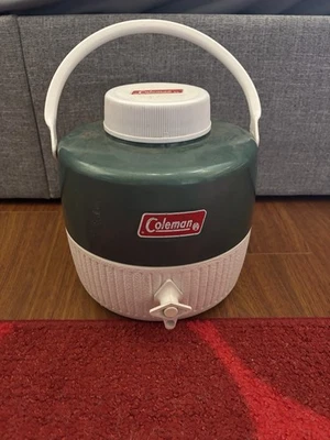 Coleman Jug 绿色 白色 1976 野营野餐 — 第 1/4 张图片