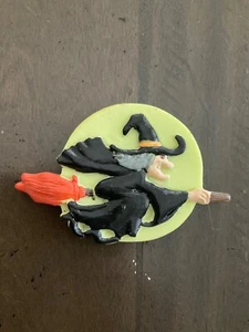 Halloween Flying Witch Vintage 3D Refrigerator Magnet - Picture 1 of 2
