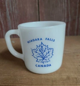 VINTAGE MID CENTURY ~ NIAGARA FALLS CANADA ~ SOUVENIR COFFEE MUG FEDERAL GLASS - Picture 1 of 4