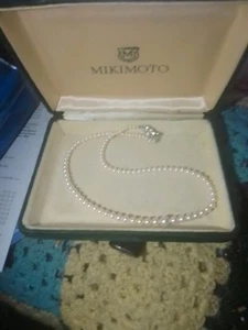 Real Pearl Necklace - Picture 1 of 8