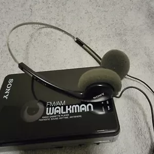 SONY Walkman WM-AF22/AF28/AF40 AM/FM Radio Cassette Player ~Parts/Repair - Picture 1 of 10