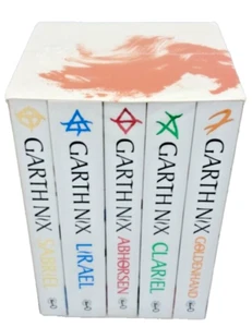 The Old Kingdom Collection 5 Bücher Box Set - Garth Nix. R18 - Bild 1 von 7