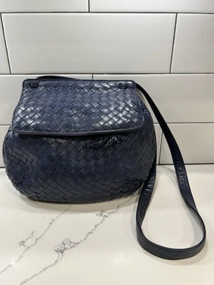 Bottega Venetia Intracciato  Navy Shoulder / Crossbody Bag 11 X 9.5 X 3 - Image 1 of 4