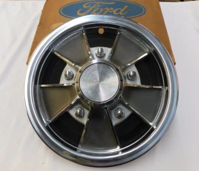 Cubierta de rueda estilo Mag de 14" Ford 1966 1969 original nuevo de lote original (1) tapacubos Mustang Fairlane + Foto 1 de 4