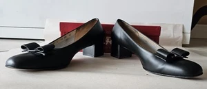 Auth Salvatore Ferragamo Black Vara Bow Pump Leather Shoes, Size 10 A2 Box EUC - Picture 1 of 15