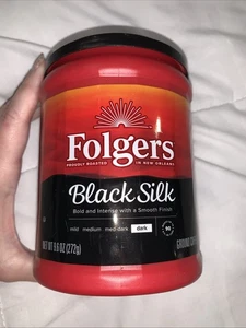 Folgers Caffè macinato in seta nera, caffè tostato scuro liscio, contenitore da 9,6 once - Foto 1 di 6