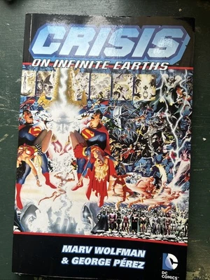 CRISIS ON INFINITE EARTHS TPB DC 漫画 2000 MARV WOLFMAN & GEORGE PEREZ — 第 1/2 张图片