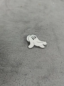 Mickey Mouse Hand White Glove Individual Disney Park Trading Pin - Missing Back - Picture 1 of 3