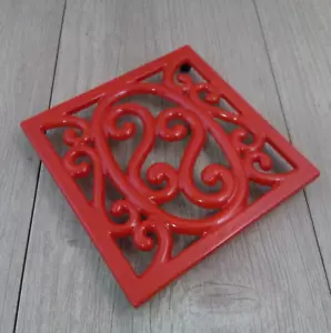 Volcanic Orange Square Cast Iron Trivet Stand with Feet Enamelled 18x18cm - Picture 1 of 7