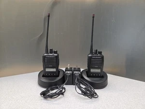 Vertex Standard VX-264 UHF Portable Walkie Talkie Radio 403-470MHz GMRS W/extras - Zdjęcie 1 z 9