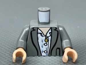 Minifigura Mujer LEGO Torso Gris Azulado Oscuro Chaqueta Blanca Camisa Colgante Dorada - Imagen 1 de 5