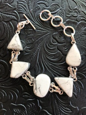 Artisan Southwest White Buffalo Howlite Pendant Bracelet fits wrist 6-7" - Image 1 of 3