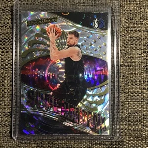 Supernova Panini Revolution 2024-25 Luka Doncic - Imagen 1 de 2