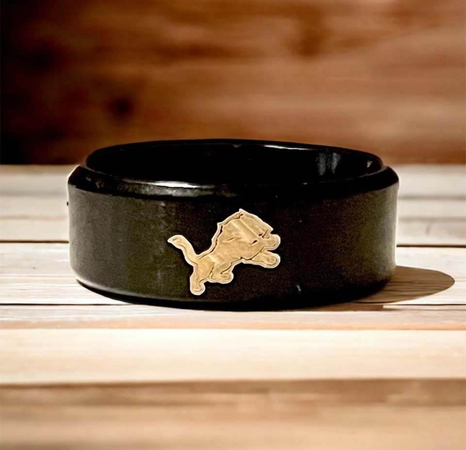 DETROIT LIONS. Anillo de titanio para hombre. anillo de bodas. regalo único Foto 1 de 1