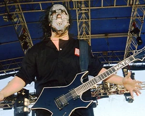 Slipknot - Mick Thomson - Tattoo the Earth 2000 Print- 8x10 Concert Photo - Picture 1 of 5