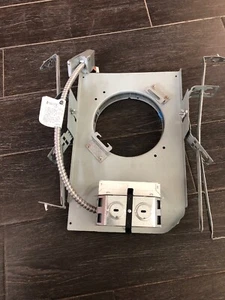 Prescolite 6" Recessed LED Downlight Housing Fixture; LC6SLDM Hubbell BG1577300 - Picture 1 of 3