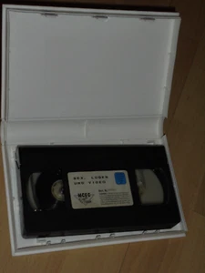 Pretty in Pink  - Molly Ringwald -VHS Paramount Pictures 93 Min. Frei ab 12 Jahr - Bild 1 von 1