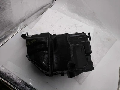 2015 Volvo S60 Air Cleaner Assembly OEM 31319684 Used with Scratches - Изображение 1 из 4