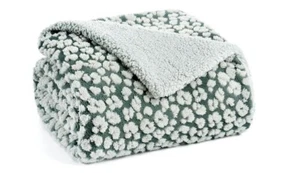 Koolaburra by UGG Alaia Sherpa Throw NAVY Throw Green 50"X 70” NEW - Picture 1 of 1