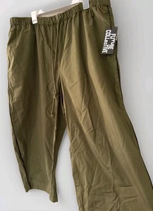 Future Collective Hose Damen Gr. 2X olivgrün Caprihose weites Bein Neu mit Etikett Target 2024 - Bild 1 von 10