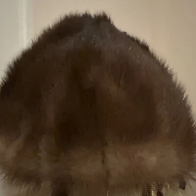 Bernard Elegante 1950s Mujer Mod Gogo Genuino Visón Piel Cloche Sombrero 21 pulgadas Foto 1 de 4