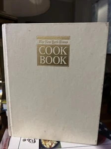 ⚓️🔥Cooking with Craig Claiborne New York Times - Picture 1 of 1