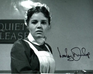 Film Autograph: LESLEY DUNLOP (The Elephant Man) Signed Photo - Imagen 1 de 1