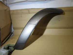 Modanatura parafango passaruota montata su porta posteriore sinistra Isuzu Trooper Duty 3.0 Mk2 - Foto 1 di 8