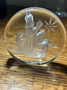 Vintage Danbury Mint 1980 Crystal Christmas Nativity Three Kings Paperweight, 3" - Picture 1 of 7