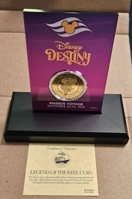DCL Disney Destiny Maiden Voyage Legend Of The Keel Placa Moneda con soporte  Foto 1 de 3