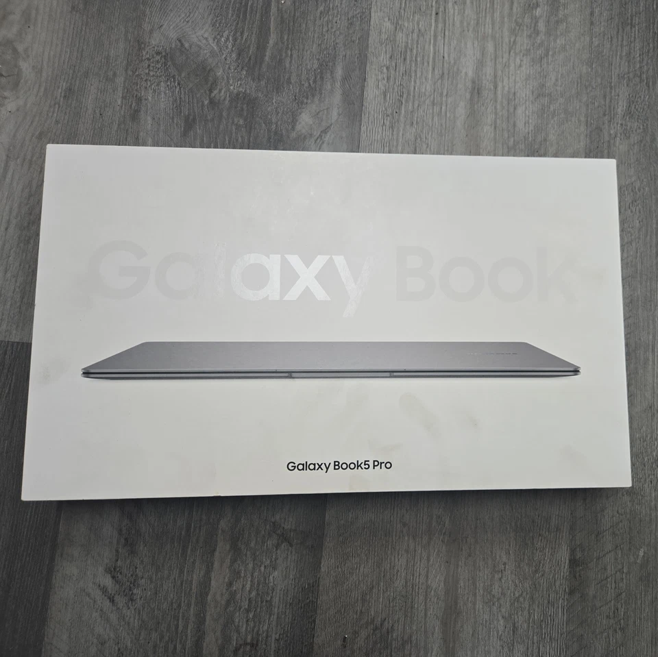 Samsung Galaxy Book5 Pro NP944XHA-KG2US 14" Touchscreen Copilot PC Notebook -