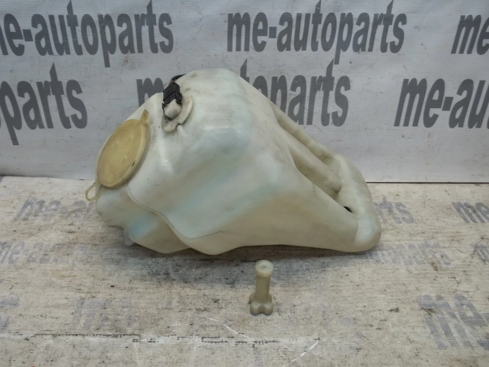 1986 - 1995 梅赛德斯-奔驰 W124 挡风玻璃洗衣机液体水库瓶罐原始设备制造商 — 第 1/4 张图片