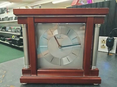 RELOJ DE REPISA BULOVA AMBIANCE B7651 - PLATA CEPILLADA VINO - COLUMNAS METÁLICAS - Teste Foto 1 de 4