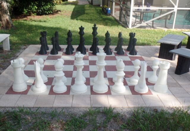 Giant Chess Game by Hermes - Petagadget  Giant chess, Chess set, Modern chess  set