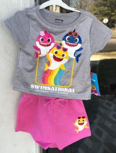 Bebé Niñas 12 meses 2 piezas Bebé Tiburón Rosa Pantalones Cortos y Gris Camiseta Conjunto Pinkfong A11 - Imagen 1 de 4