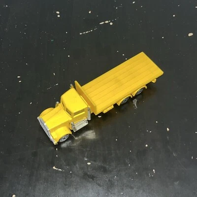 Used Corgi Classics Kenworth Truck Yellow Diecast Collectors - Image 1 of 4