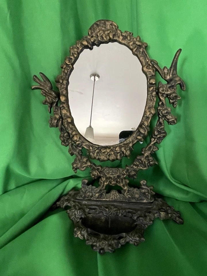 "Espejo de mesa de tocador antiguo de latón fundido ornamentado con bandeja para baratijas 13"" H X 9"" W" Foto 1 de 1