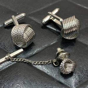 Gemelli e cravatta vintage tono argento intrecciato nodo pochette uomo formale - Foto 1 di 8