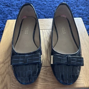 Head Over Heels Size  5 Navy Blue  Patent Flat Shoes. - Picture 1 of 3