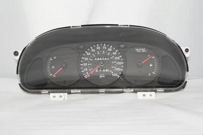 Cuadro de instrumentos velocímetro panel de instrumentos 00 01 Kia Sephia con 85.701 millas Foto 1 de 4
